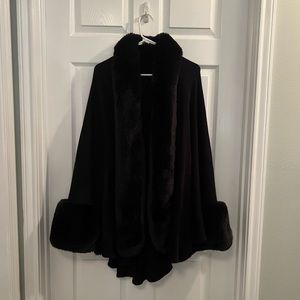 FABULOUS faux fur trim cape